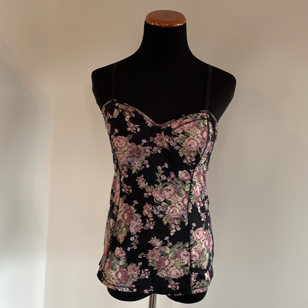 Aritzia Structured tank top